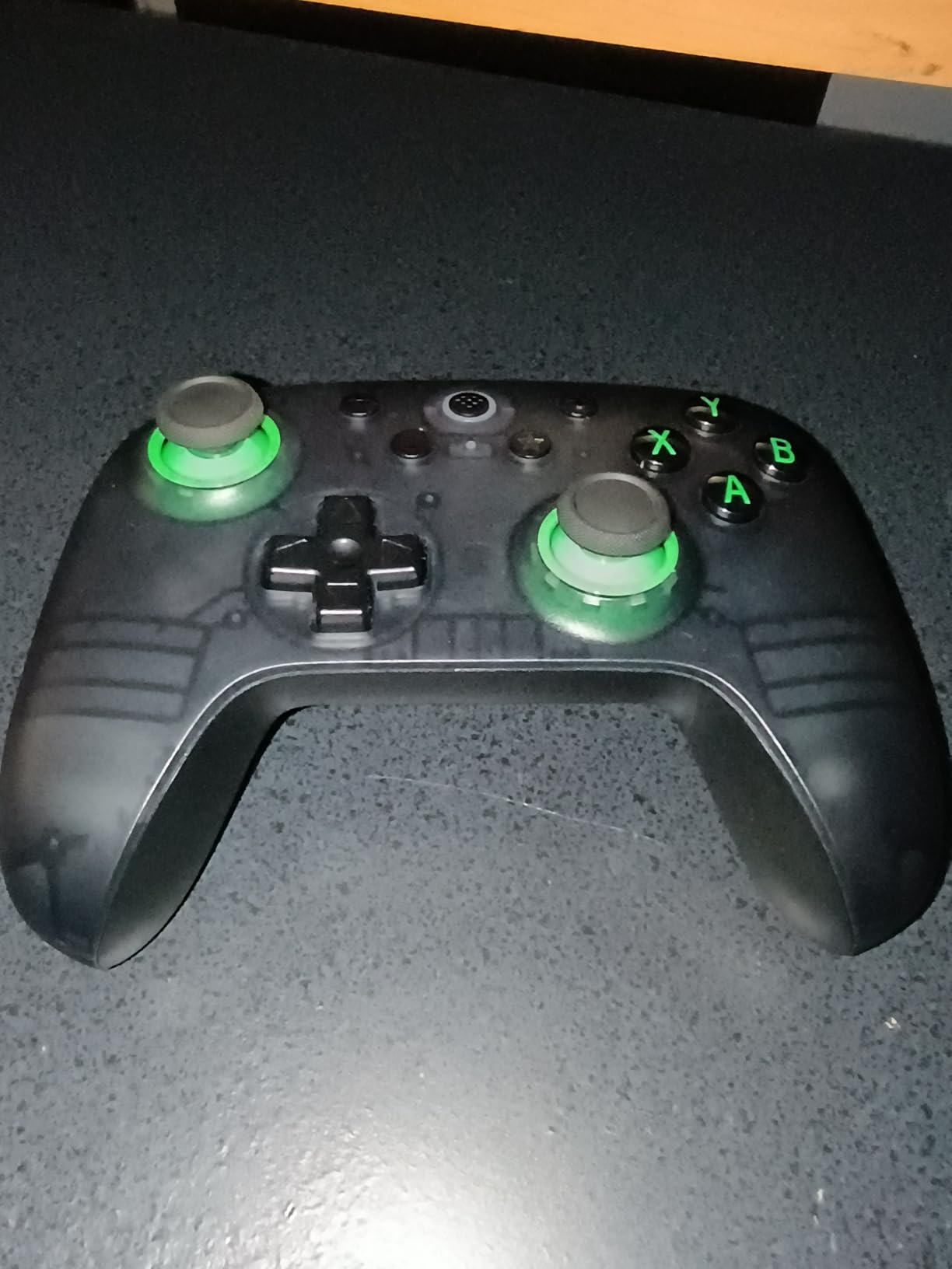 8Bitdo Ultimate 2C Wireless Controller for Windows PC and Android, with 1000 Hz Polling Rate, Hall Effect Joysticks and Triggers, and Remappable L4/R4 Bumpers (Transparent Black) customer photo 1