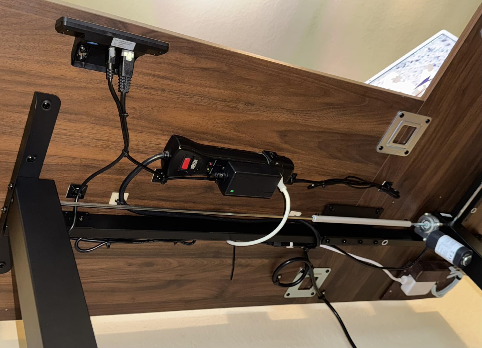 Cubiker Reversible L Shaped Standing Desk - 63 x 55 Inch Electric Adjustable Height Corner Standing Desk, Ergonomic Sit Stand Up Table with 3 Memory Buttons, Splice Board for Home Office, Black Walnut customer photo 1