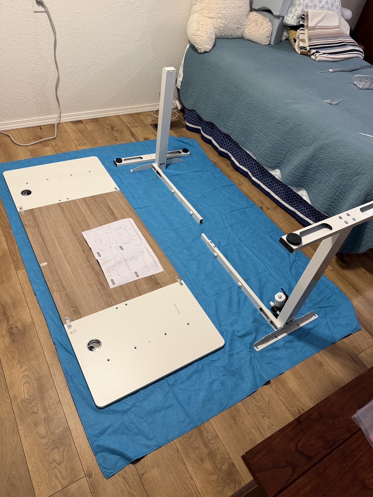 SIAGO 48 x 24 Inch Electric Standing Desk, 0.8 Inch Thick Tabletop | Smooth Height Adjustment, 200lbs Stability, 3 Memory Presets, Cable Management, Pre-Labeled Easy Assembly customer photo 2