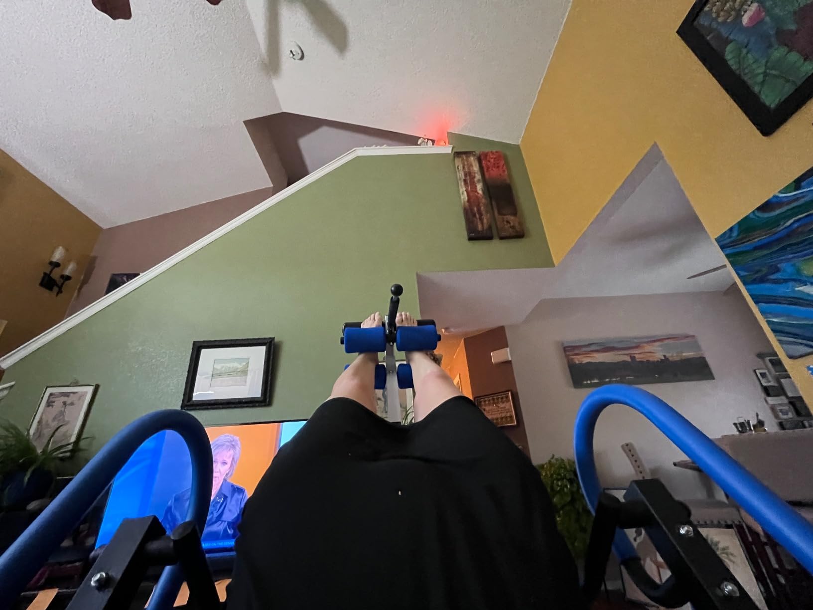 YOLEO Gravity Inversion Table for Back Pain Relief 2026 New Inversion Table customer photo 1