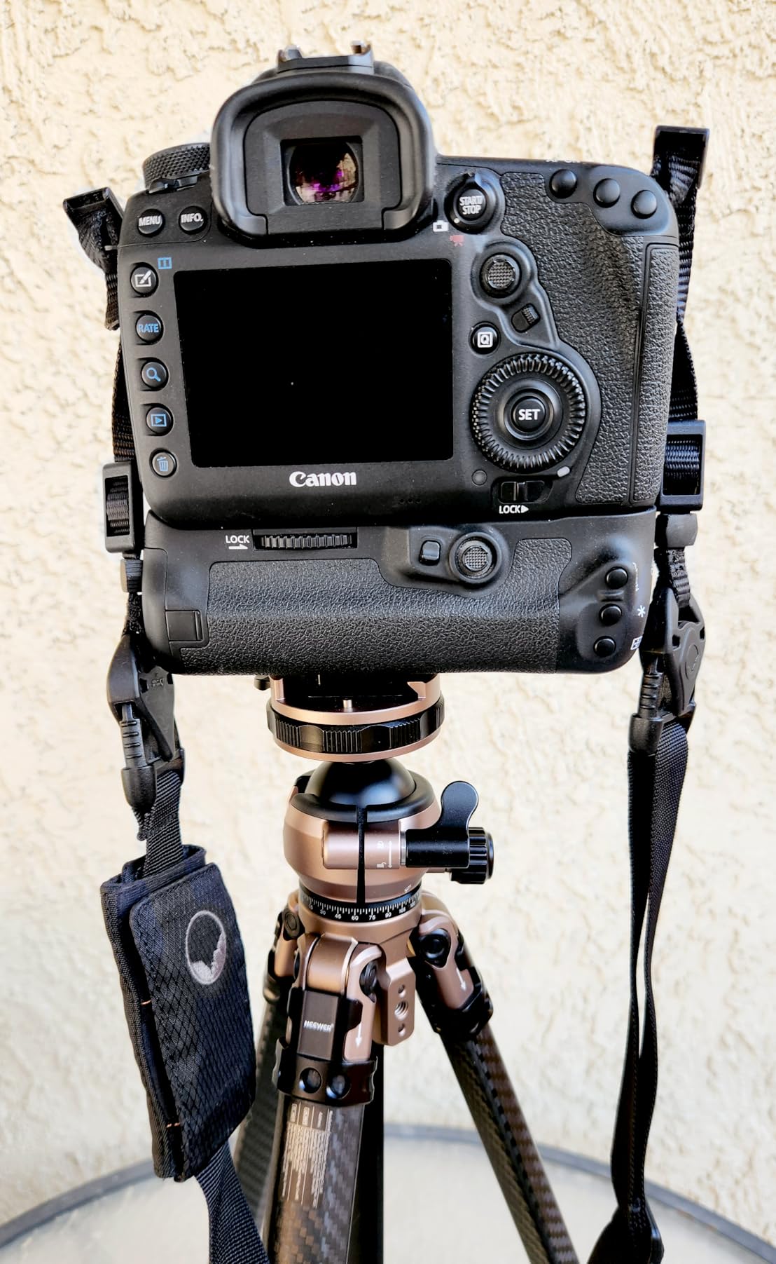 NEEWER LITETRIP LT39 Carbon Fiber Travel Tripod, Pan Tilt Ball Head customer photo 2