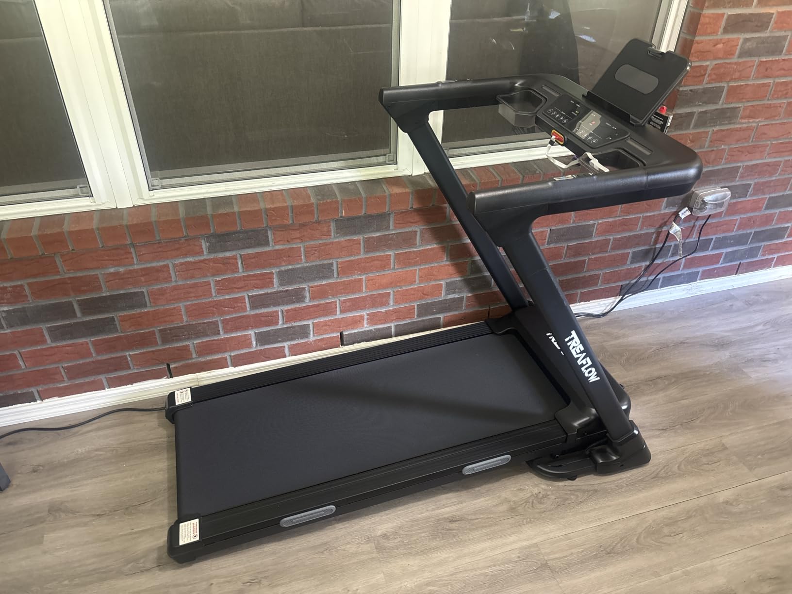 TREAFLOW Treadmills for Home, 25% Auto Incline Folding Treadmill, 3.5HP customer photo 2