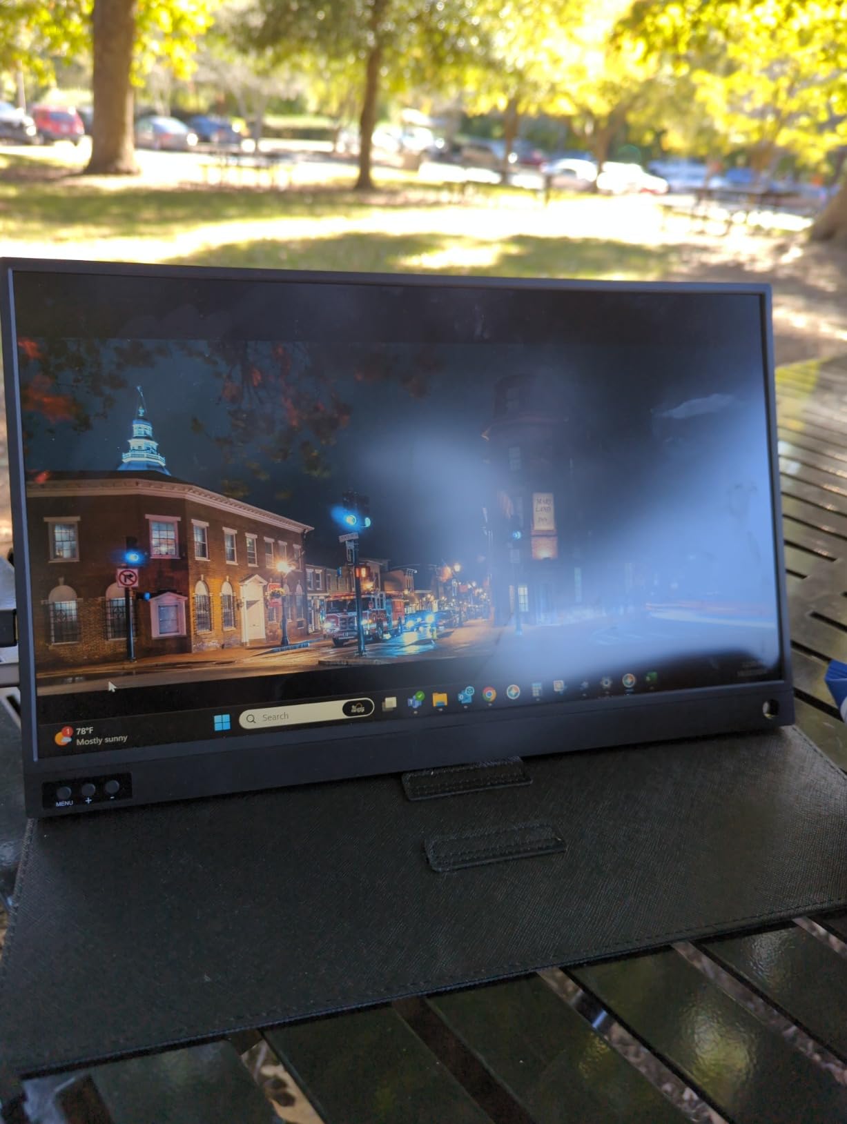 ZSCMALLS 23.8 Inch Wireless Portable Monitor with Built‑in Battery, 1080P FHD IPS Display, AirPlay & Miracast Screen Casting, No App Needed, USB‑C DP Alt Mode & HDMI, VESA customer photo 1