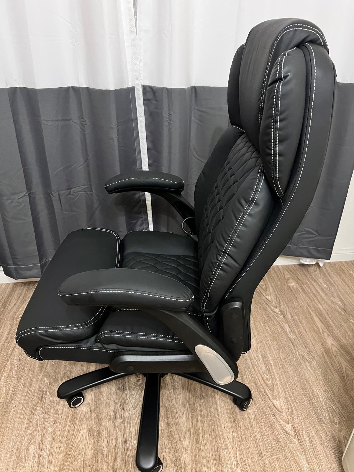 700lbs Big and Tall Office Chair - Heavy Duty Executive Desk Chair with Inflatable Lumbar Support, Extra Wide Padded Seat, Flip-up Arms, Metal Base & Quiet Rubber Wheels, High Back Ergonomic Chair customer photo 2