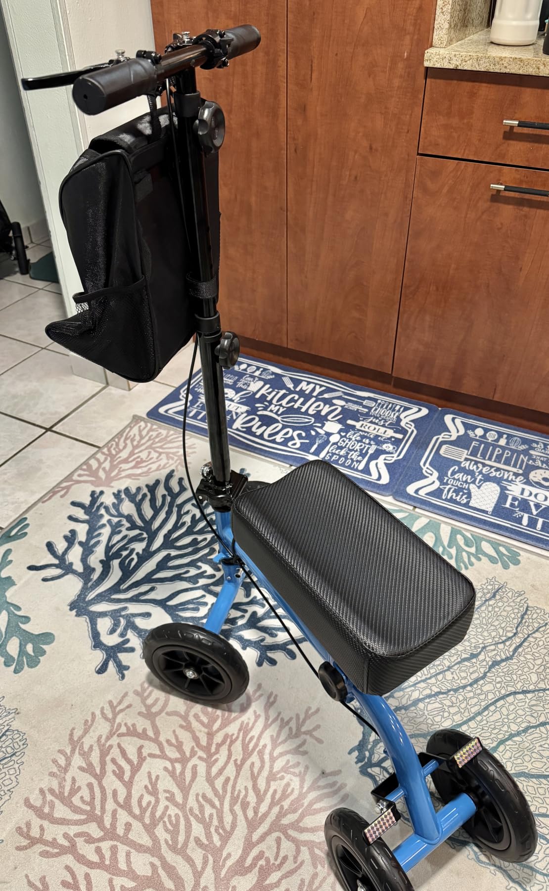 WHLICKS Foldable All Terrain Knee Scooter for Adults for Foot Injuries customer photo 2
