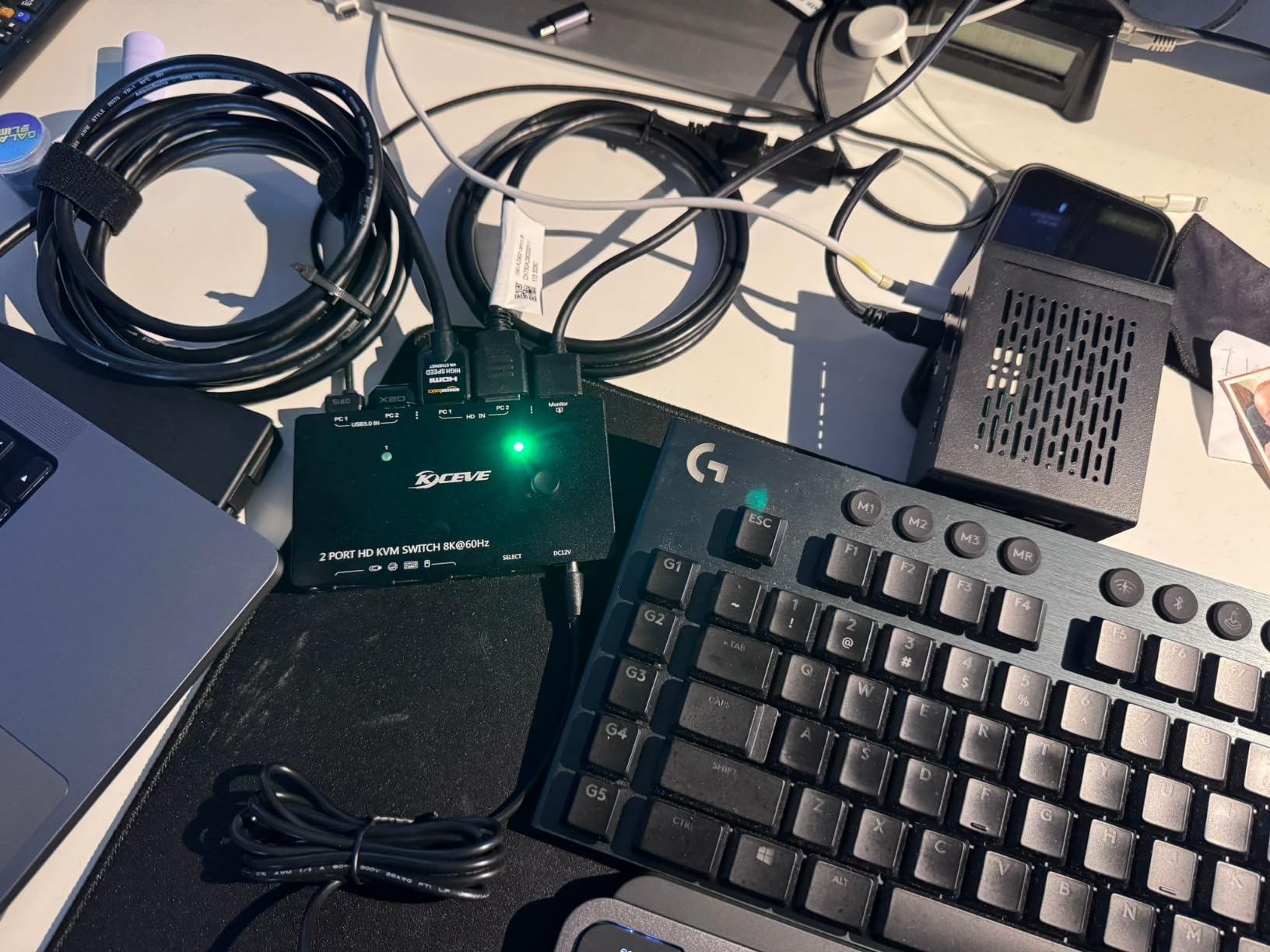 8K@60Hz HDMI Displayport KVM Switch 3 Monitor 2 Computer 4K@144Hz Triple Monitor KVM Switches with USB 3.0 Port, Wired Remote, Power Adapter and USB3.0 Cables customer photo 1
