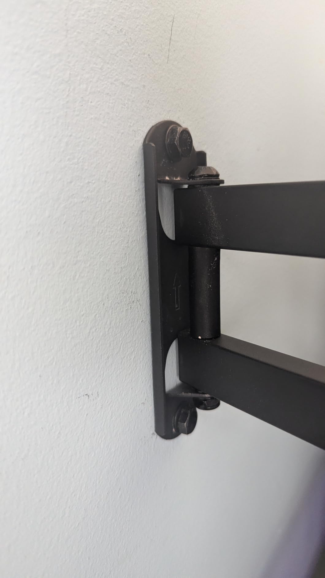 WALI Long Arm Monitor Wall Mount for 17-33 inch Screens, up to 22lbs customer photo 1