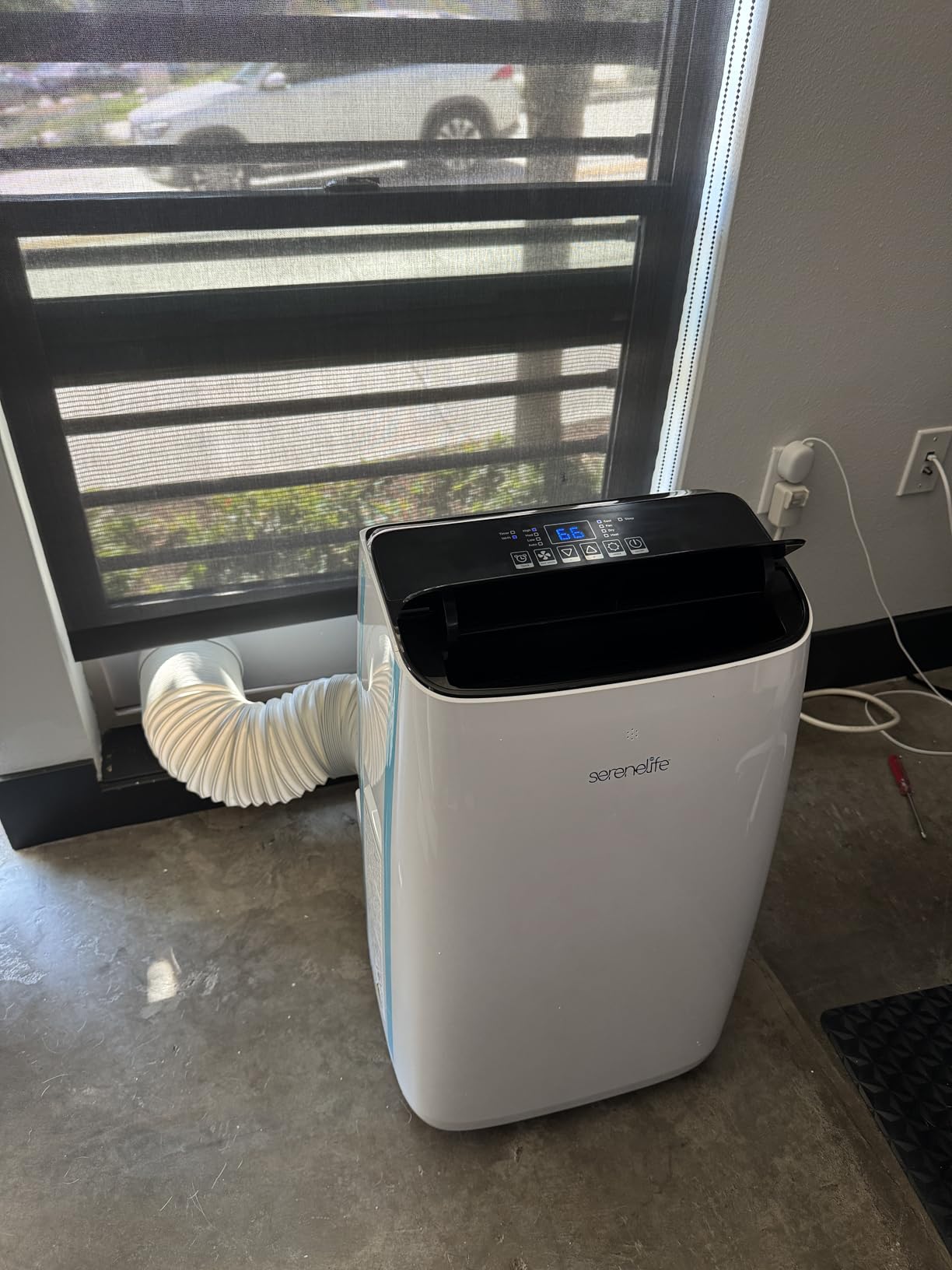 SereneLife 12000 BTU Inverter Portable Air Conditioner & Heater with Wi-Fi | Portable AC Unit with Dehumidifier, Fan Modes, Dual Hose System | Compact Standing Air Conditioner with Window Kit (White) customer photo 1