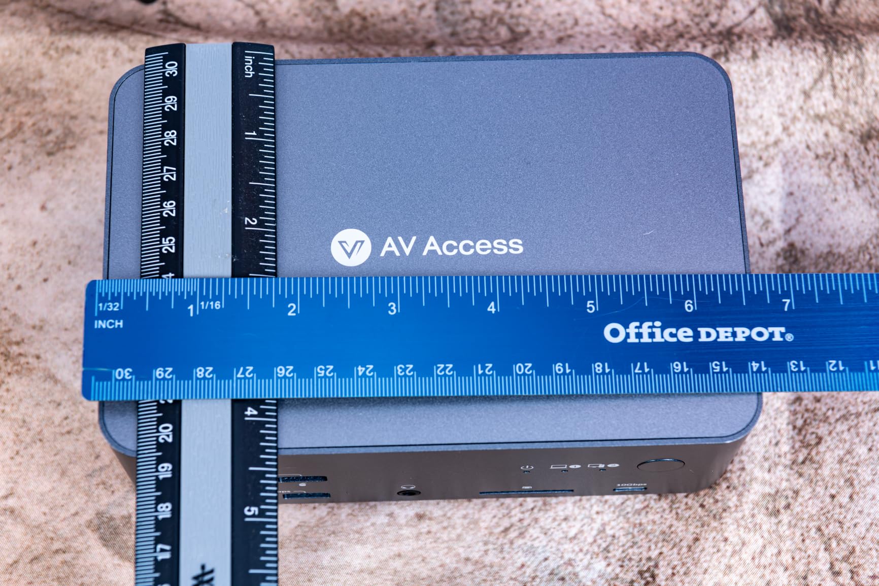 AV Access KVM Switch 3 Monitors 2 Computers KVM Docking 8K@60Hz | 100W USB C Laptop Charge, Gigabit Ethernet, DP 2.0, HDMI 2.1, 4K@165Hz/144Hz, 10Gbps Ports, SD Card, Wired Controller customer photo 1