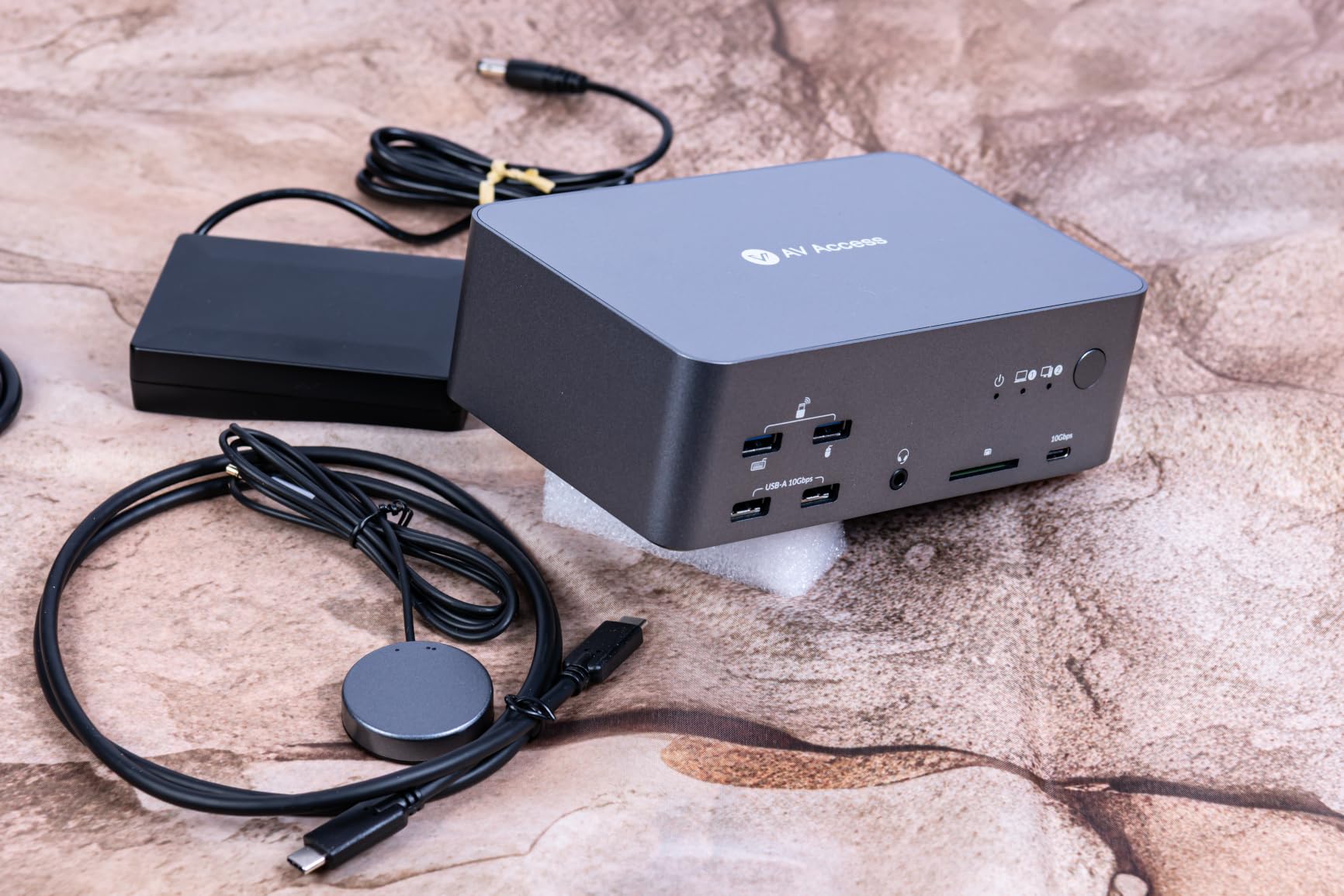 AV Access KVM Switch 3 Monitors 2 Computers KVM Docking 8K@60Hz | 100W USB C Laptop Charge, Gigabit Ethernet, DP 2.0, HDMI 2.1, 4K@165Hz/144Hz, 10Gbps Ports, SD Card, Wired Controller customer photo 2