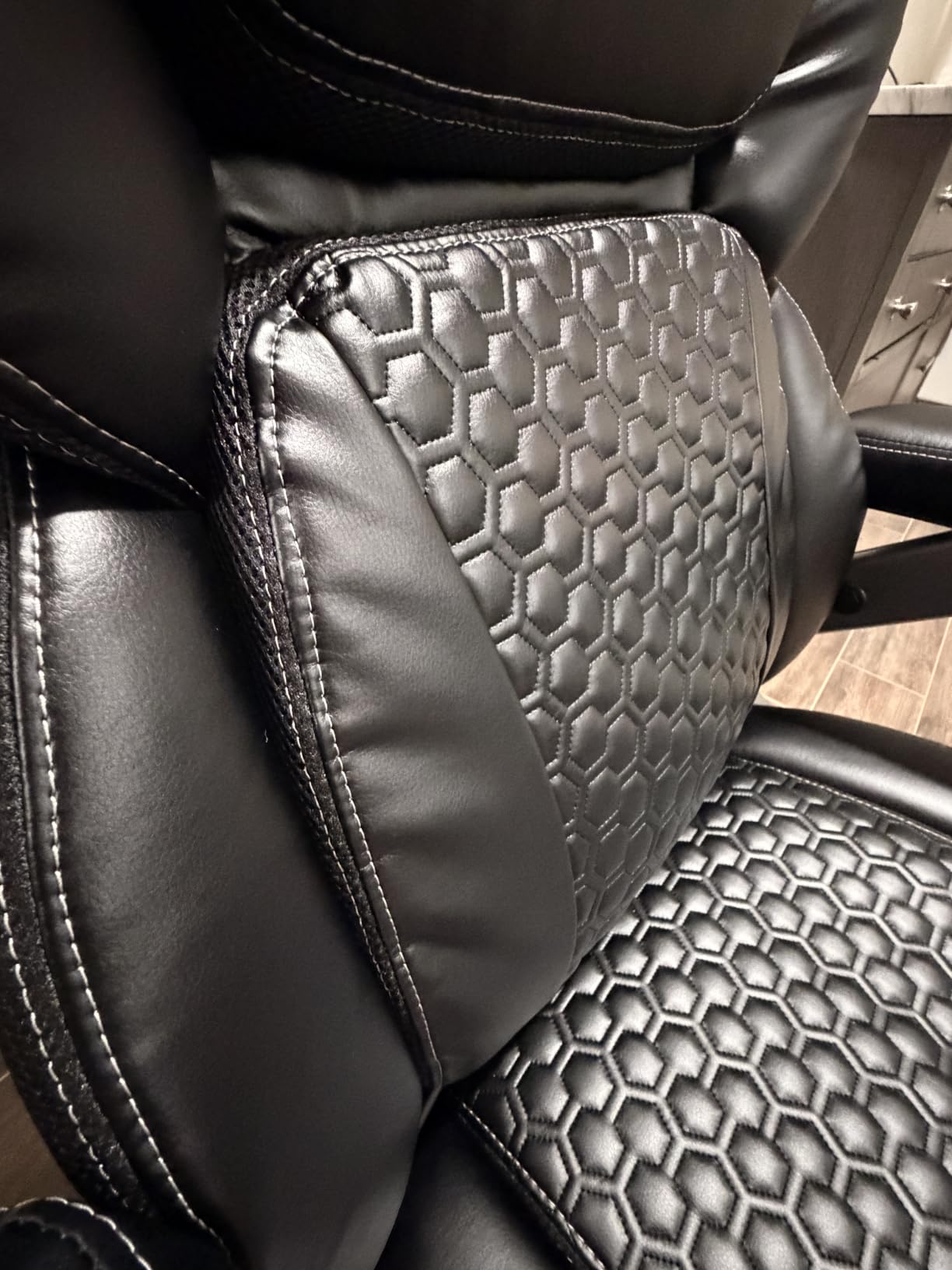 700lbs Big and Tall Office Chair for Heavy People with 5D Flip Armrests Heavy Duty Executive Chair with Adjustable Lumbar Support, Metal Base, Rubber Caster Wheels, Wide Seat for Sitting All Day customer photo 2