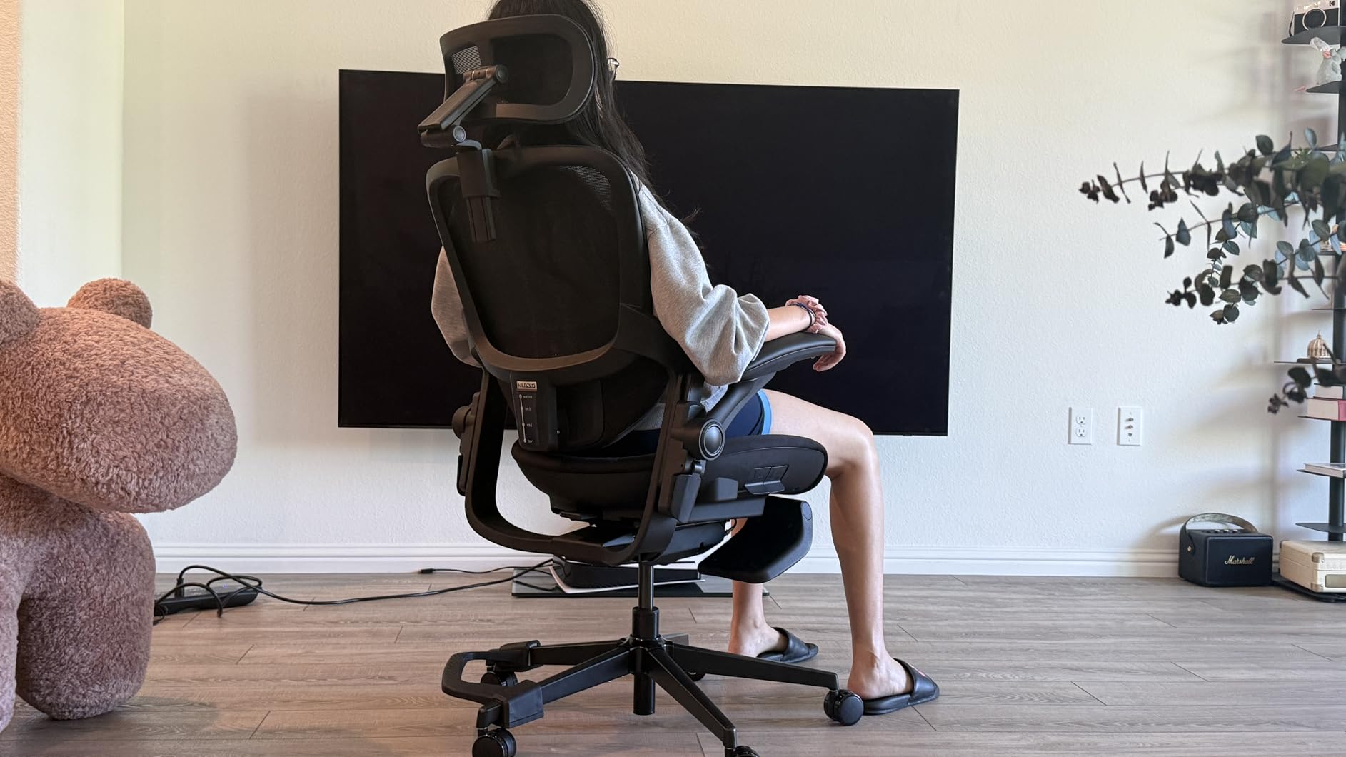 MUSSO E80 Muse Petite Ergonomic Office Chair for Women & Small Frames Beige | 3-Level 3D Lumbar Support; 4D Headrest; 90° Flip-Up Arms & Footrest; 135° Recline; Breathable Mesh customer photo 2