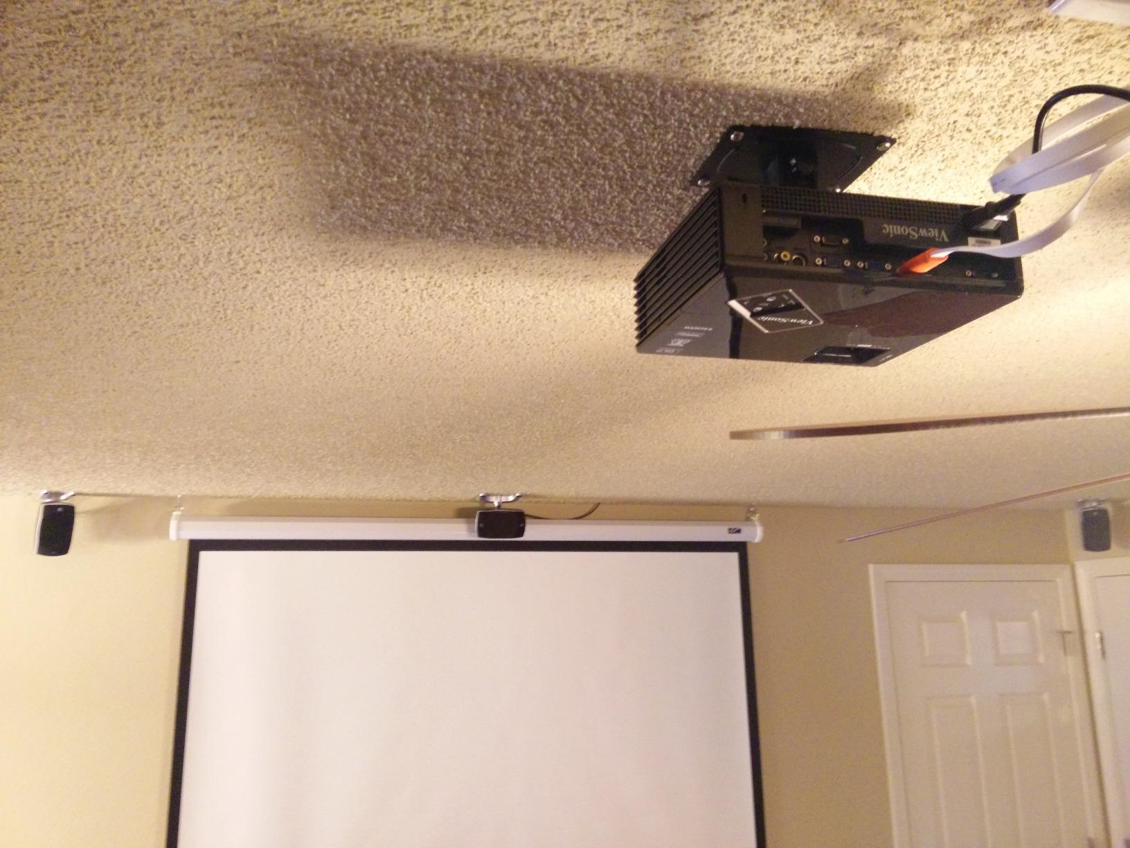 Silver Ticket Products STR-MOUNTSB LCD/DLP Low Profile Universal Projector Mount (3