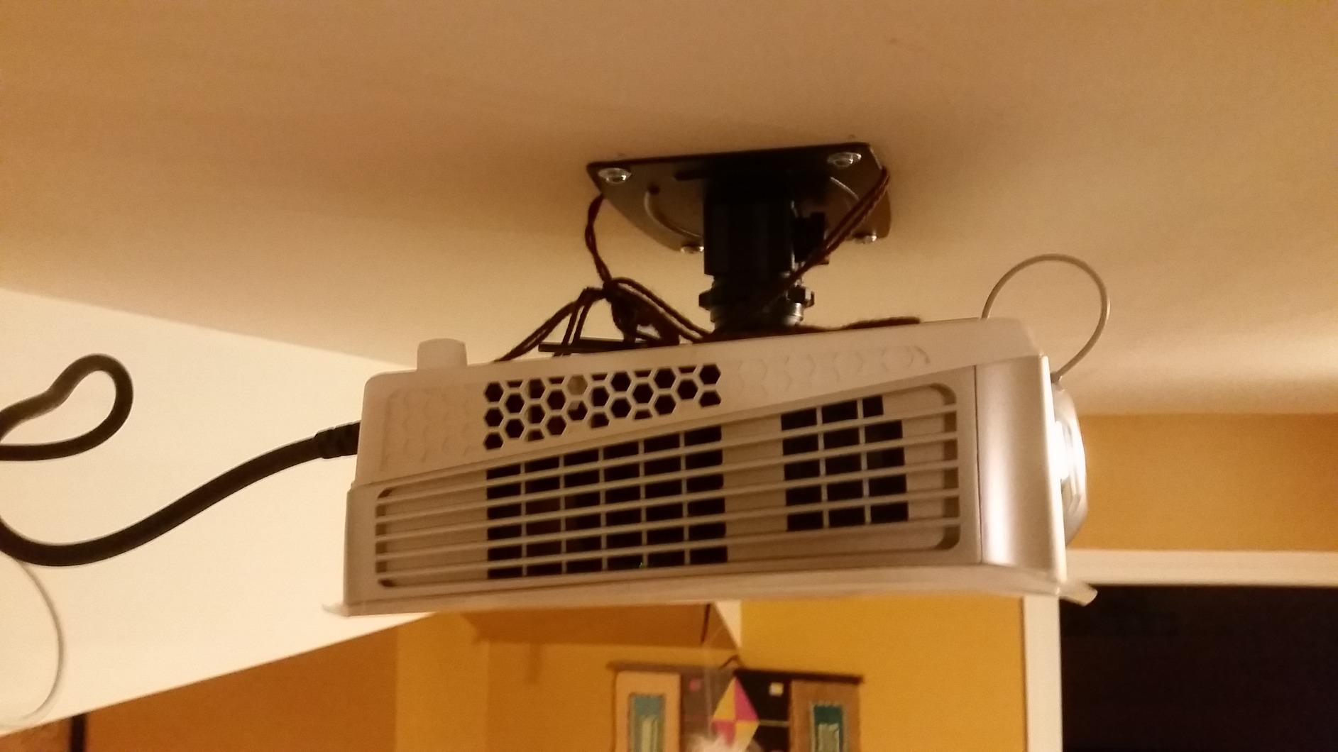 Silver Ticket Products STR-MOUNTSB LCD/DLP Low Profile Universal Projector Mount (3