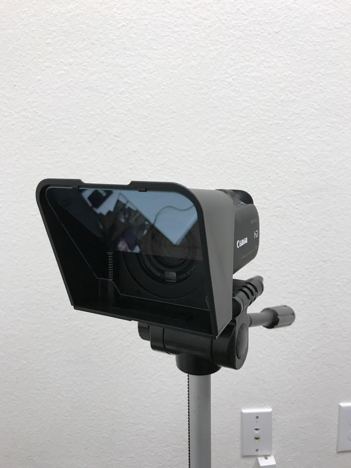 The Padcaster Parrot Teleprompter Kit, Portable Teleprompter for iPhone customer photo 1