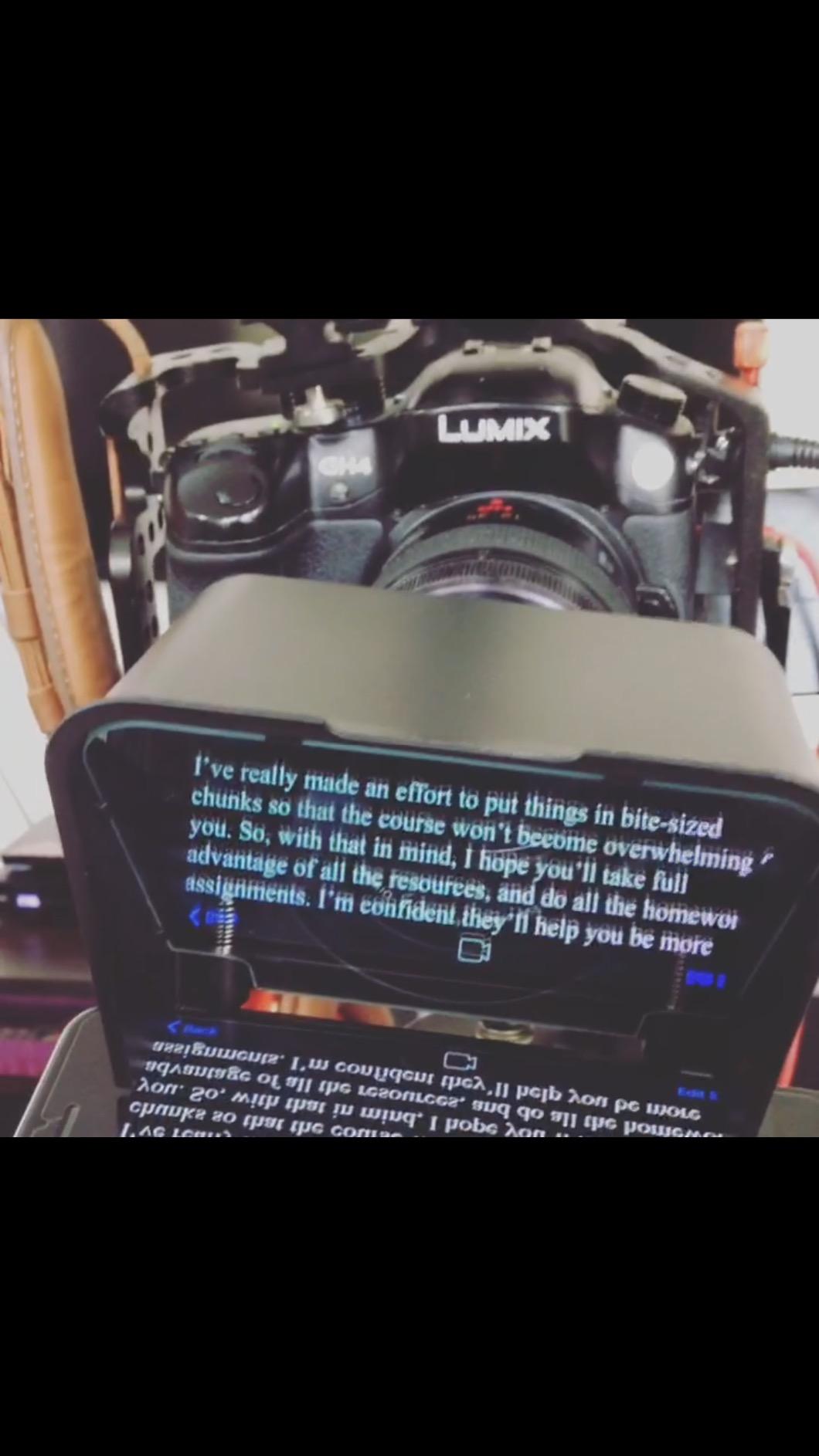 The Padcaster Parrot Teleprompter Kit, Portable Teleprompter for iPhone customer photo 2