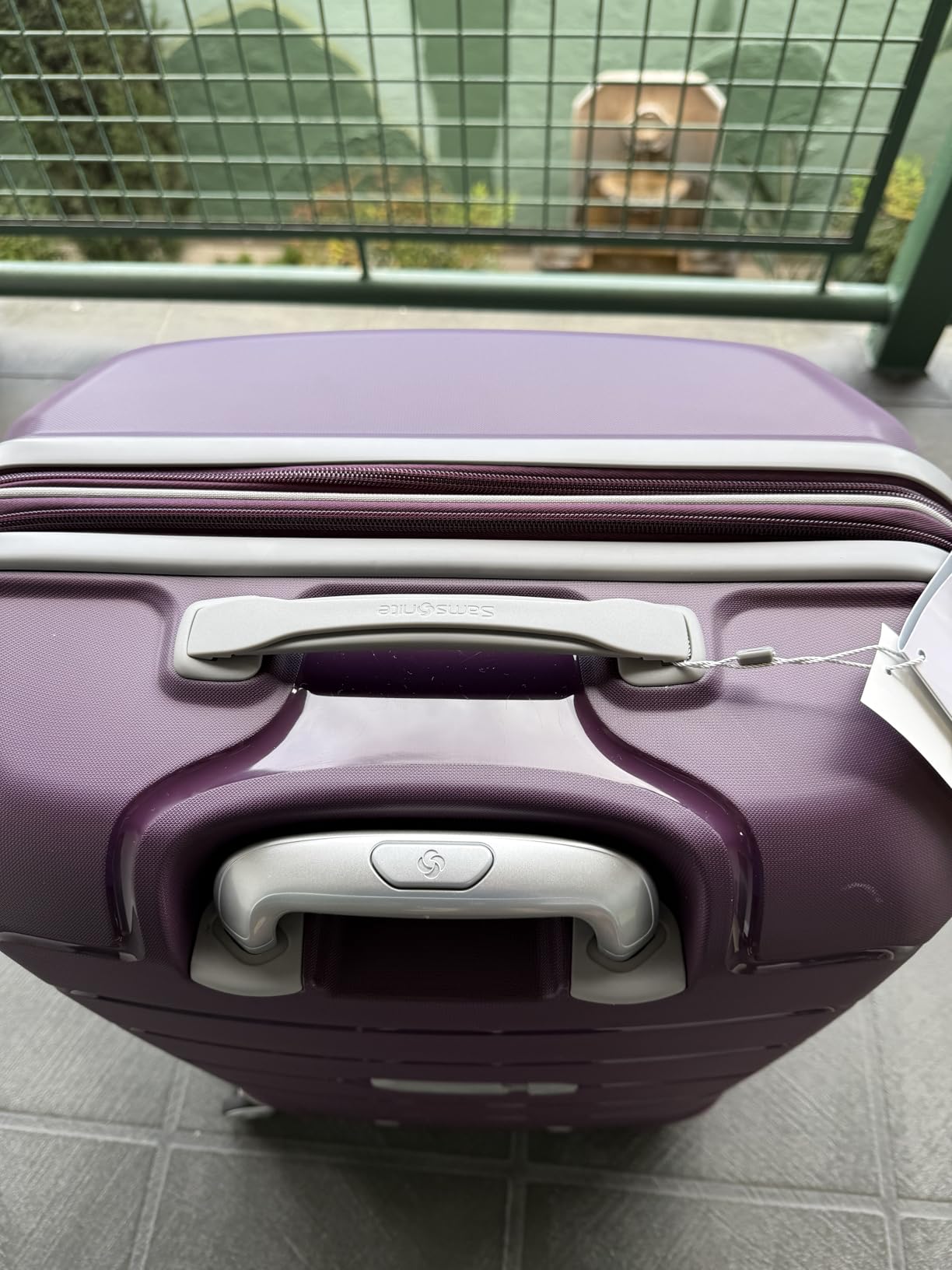 Samsonite Freeform Hardside Carry-On Luggage with Spinner Wheels - Hardshell Suitcase - TSA, Airline-Approved - Expandable Hard Shell, Smooth Rolling Wheels for Lightweight Travel - Sage Green customer photo 1