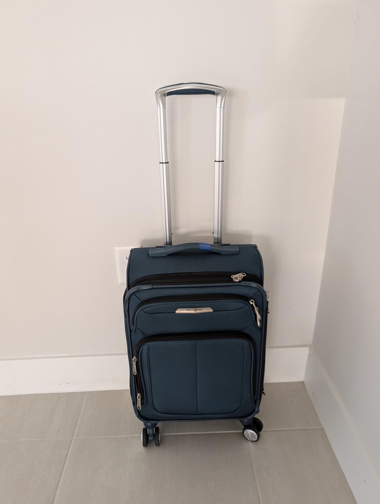 Samsonite Solyte DLX Softside Expandable Luggage with Spinner Wheels, Mineral Grey, Checked-Large 29-Inch customer photo 1
