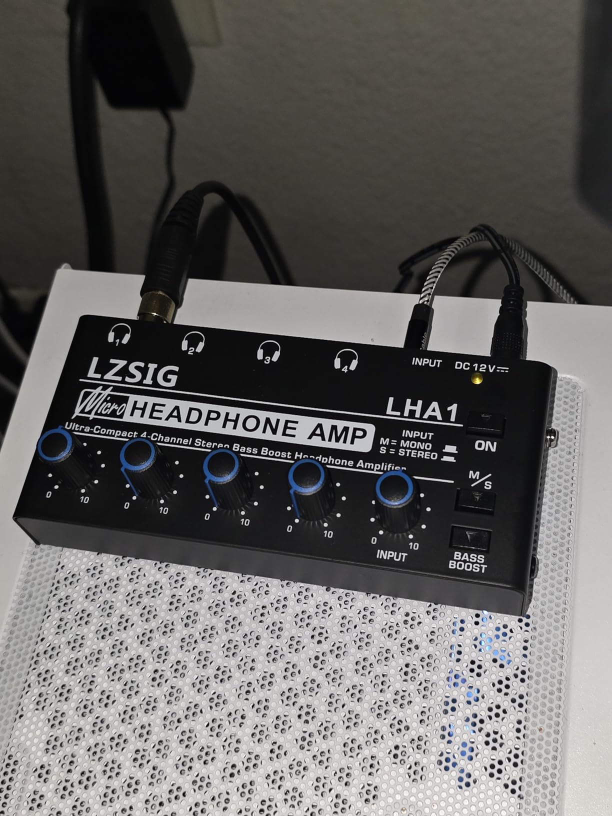 LZSIG Headphone Amplifier with Bass Boost, 4 Channel, 1‑IN 4 OUT, 12V customer photo 2