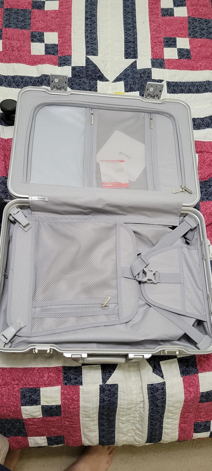 LUGGEX 20 Inch Zipperless Carry On Luggage, Charcoal Metallic customer photo 2