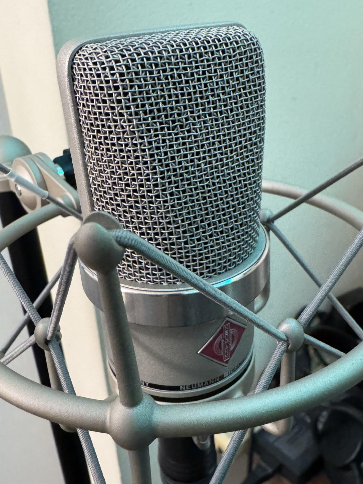 TLM 103 Shock Mount - Microphone Mount Compatible for Neumann TLM 103 M147 Condenser Mic by SUUNTOK,Silver customer photo 1