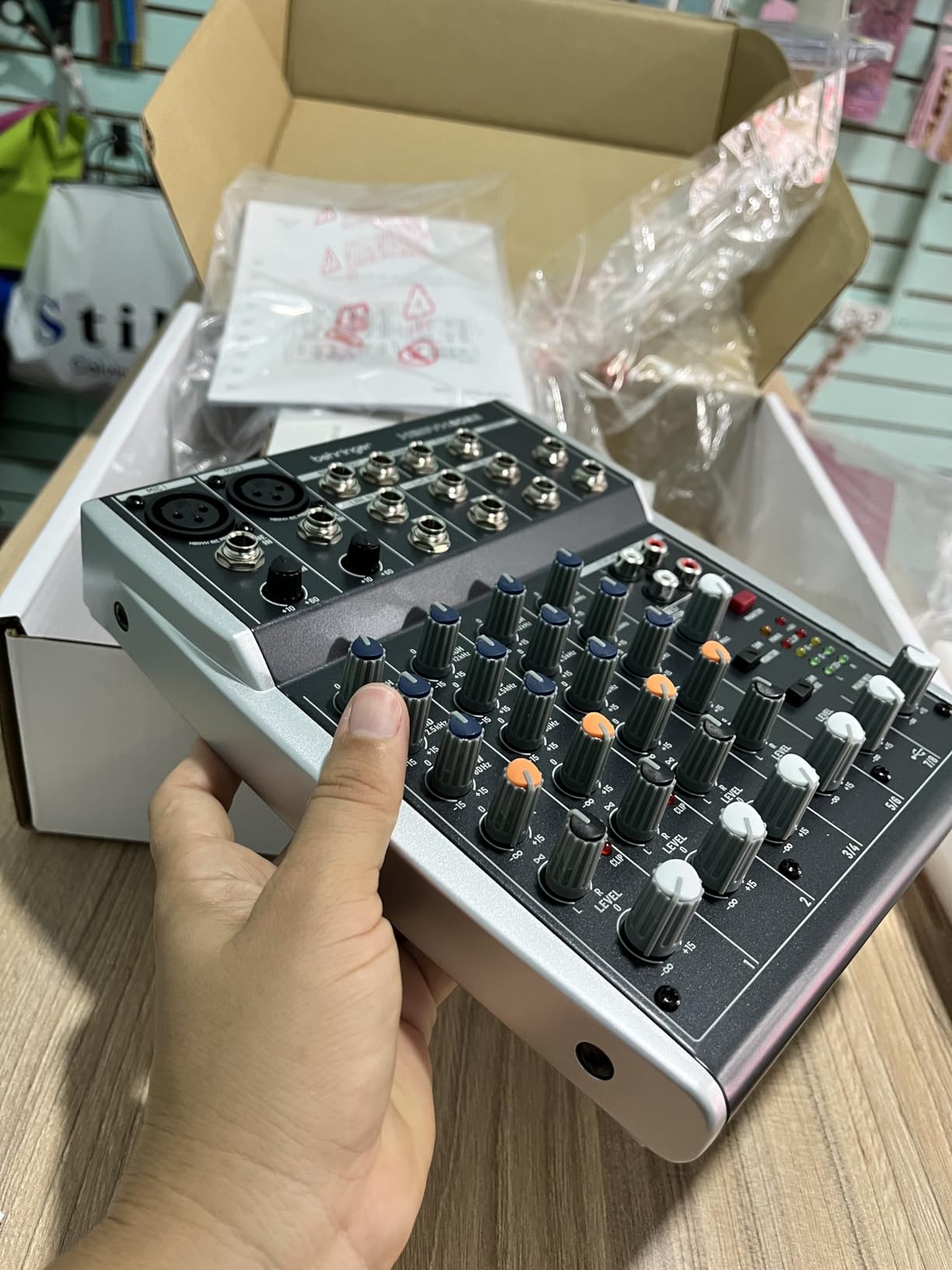 Behringer XENYX 802S Premium Analog 8-Input Mixer with USB Streaming Interface customer photo 2