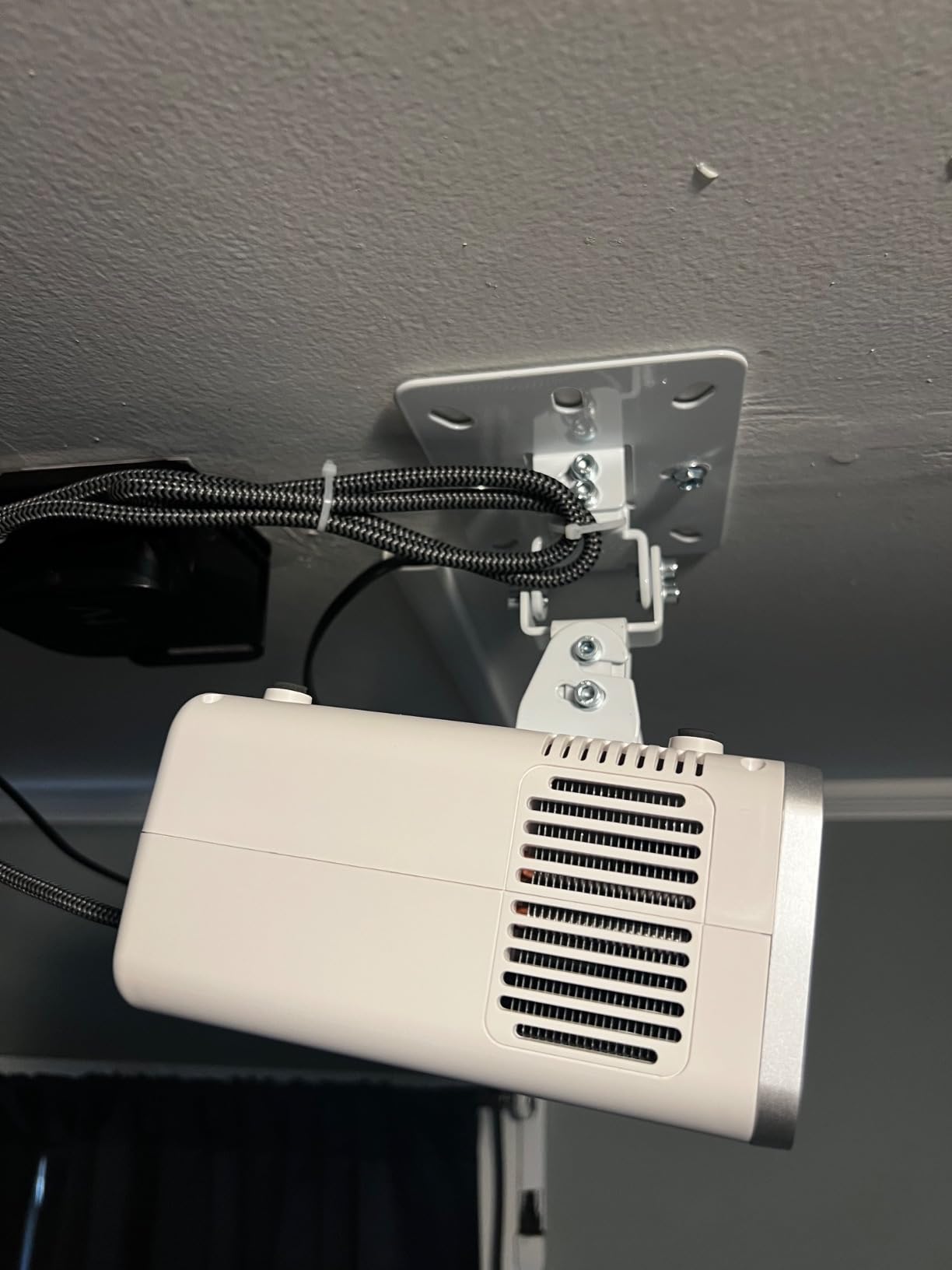 XINLEI Universal Projector Ceiling Mount Low Profile Projector Mount w/Retractable Arms and Multiple Adjustment Function, Black PR14B customer photo 1