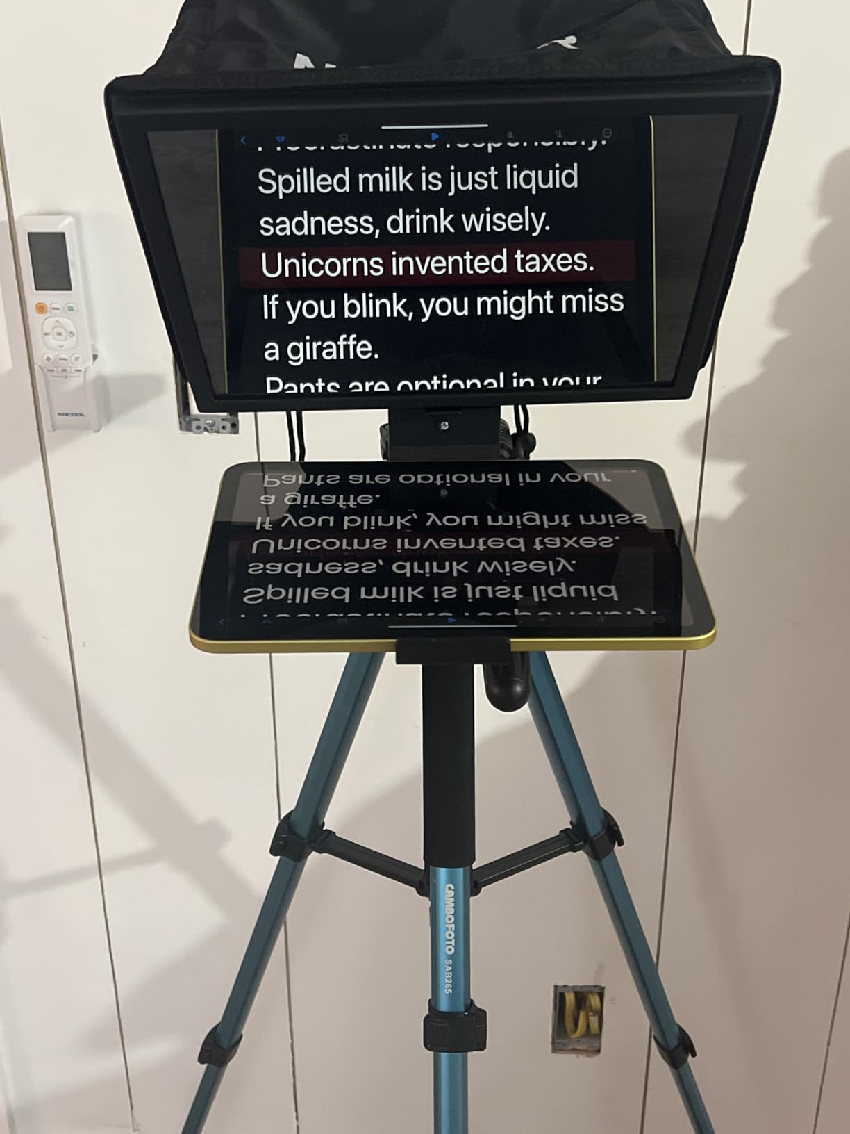 NEEWER X12II Teleprompter w/Arca Type Camera Mount Cold Shoe RT113 Remote customer photo 1