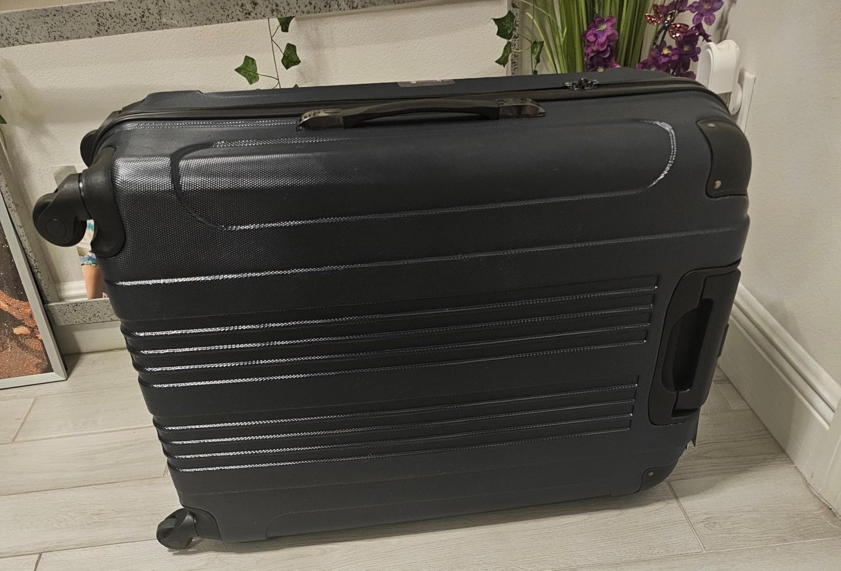 Kenneth Cole REACTION Out of Bounds Lightweight Hardshell 4-Wheel Spinner Luggage, Lavender, 20-Inch Carry On customer photo 2