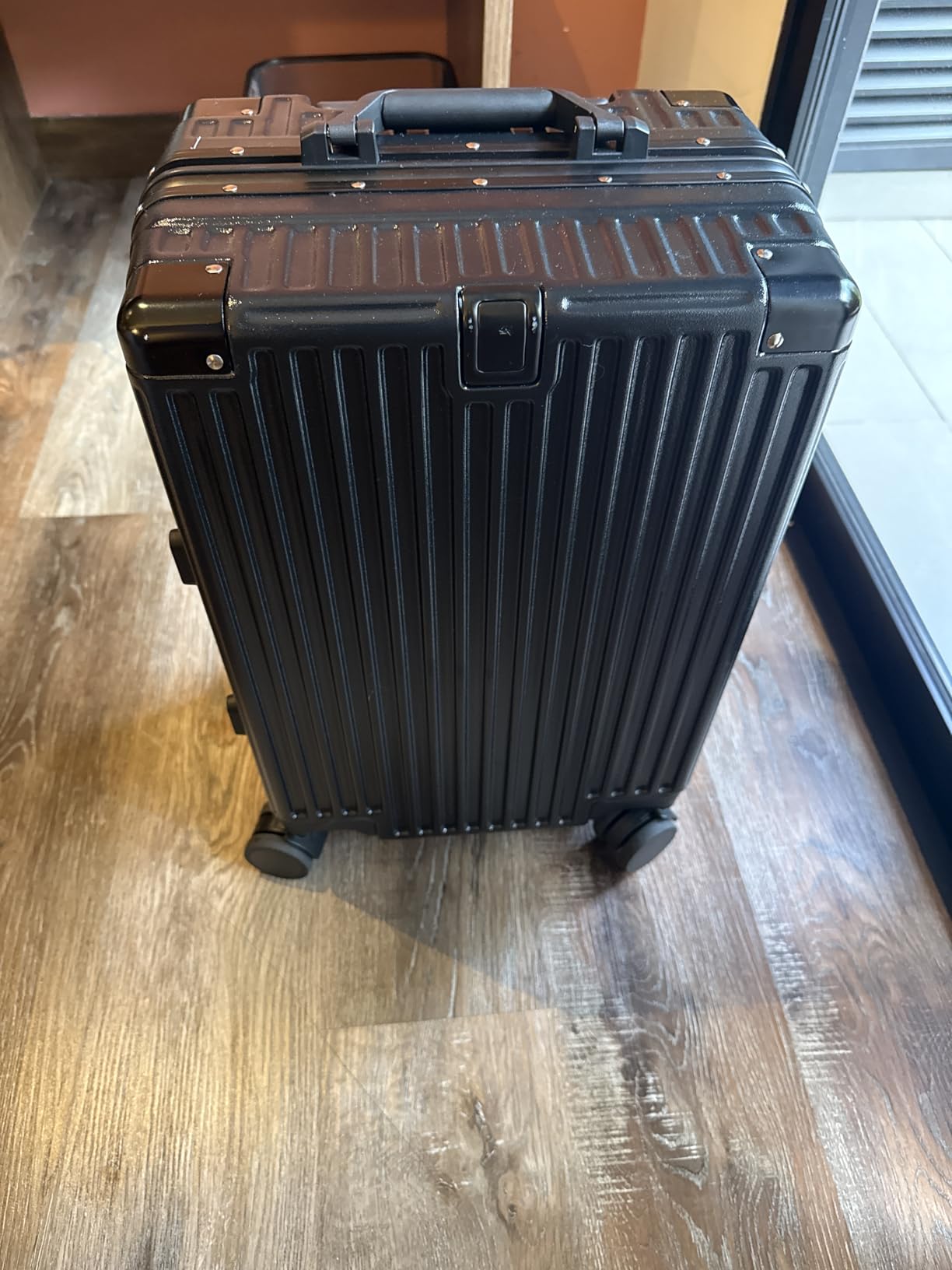 Carry On Luggage, Zipperless Aluminum Frame Suitcase, Gray, 20 in customer photo 2